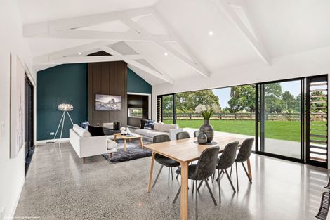 Photo of property in 35 Mike Smith Drive, Cambridge, 3434