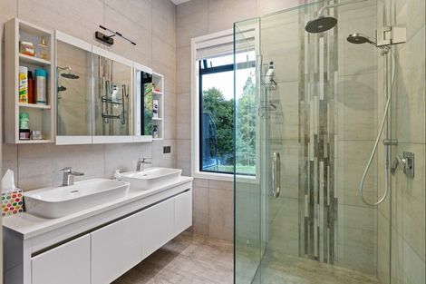 Photo of property in 123 Pinchgut Road, Kaukapakapa, 0873