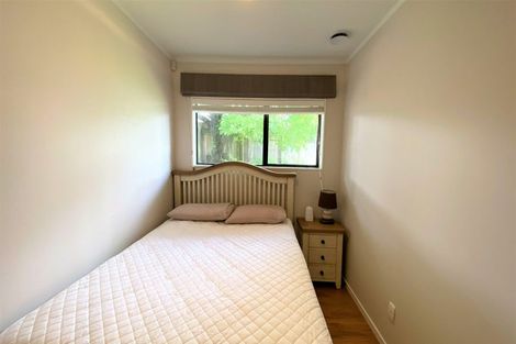 Photo of property in 16 Cherub Place, West Harbour, Auckland, 0618