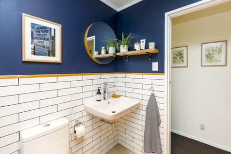 Photo of property in 23a Heretaunga Square, Silverstream, Upper Hutt, 5019