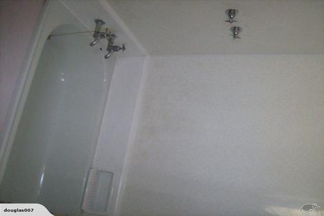 Photo of property in 8a Longcroft Terrace, Newlands, Wellington, 6037