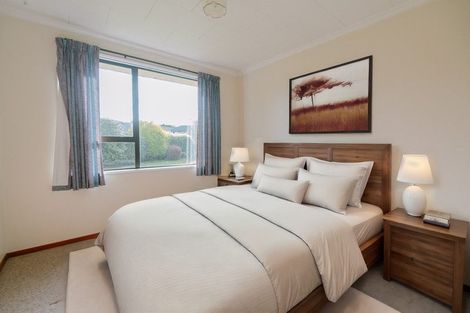 Photo of property in 2 Raeburn Place, Gore, 9710