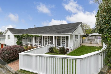 Photo of property in 22 Lucknow Terrace, Khandallah, Wellington, 6035