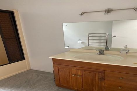 Photo of property in 40 Colmar Road, Mellons Bay, Auckland, 2014