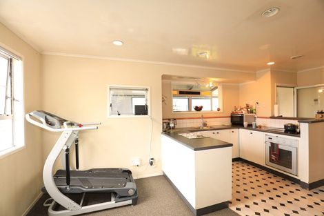 Photo of property in 21 Sikkim Crescent, Clover Park, Auckland, 2019