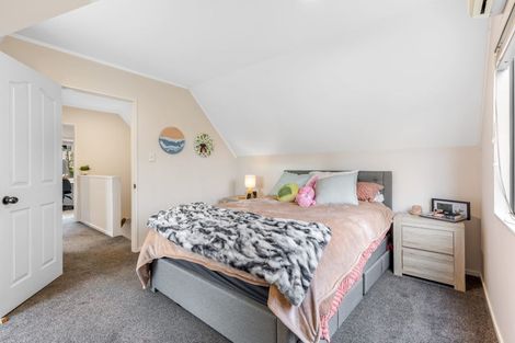 Photo of property in 1/1018 East Coast Road, Fairview Heights, Auckland, 0630