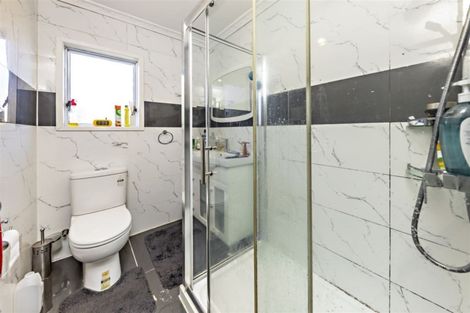 Photo of property in 2/21 Gloucester Road, Manurewa, Auckland, 2102