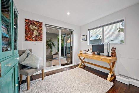 Photo of property in 2/2a Earnoch Avenue, Takapuna, Auckland, 0622