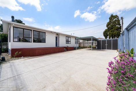 Photo of property in 9 Garelja Road, Henderson, Auckland, 0612