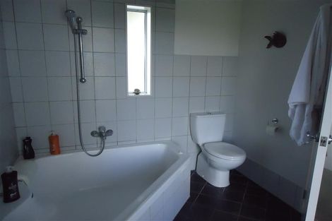 Photo of property in 37 Ruapehu Drive, Fitzherbert, Palmerston North, 4410