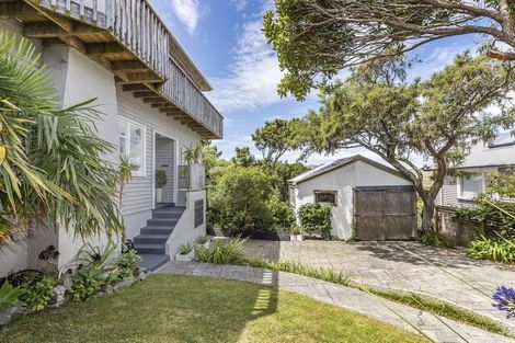 Photo of property in 58 Motuhara Road, Plimmerton, Porirua, 5026