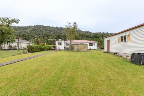 Photo of property in 80 Main Road, Harihari, 7884