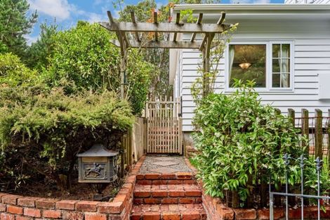 Photo of property in 5 Beavis Lane, Karori, Wellington, 6012