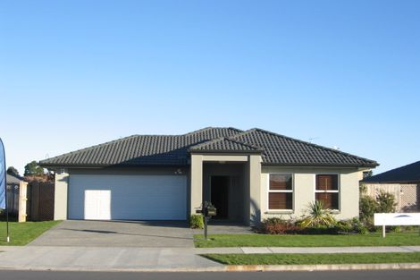 Photo of property in 18 Turnberry Drive, Wattle Downs, Auckland, 2103