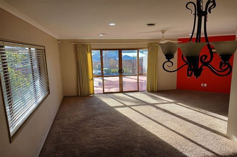 Photo of property in 41 Mt Lebanon Crescent, The Gardens, Auckland, 2105