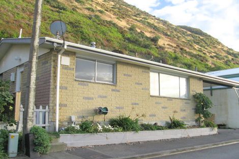Photo of property in 136 Owhiro Bay Parade, Owhiro Bay, Wellington, 6023