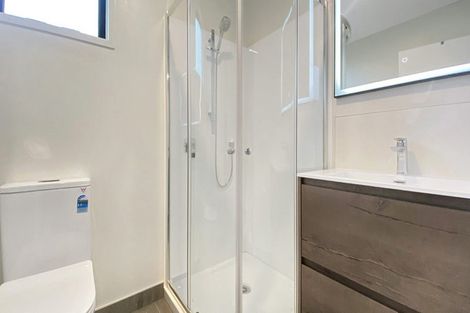 Photo of property in 1b Matipo Road, Te Atatu Peninsula, Auckland, 0610