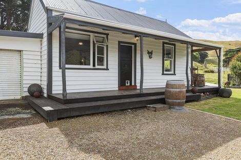 Photo of property in 18 Boom Rock Road, Ohariu, Wellington, 6037