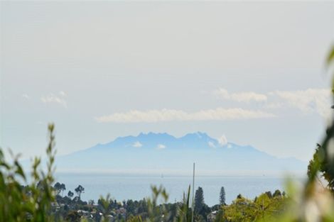 Photo of property in 2/881 East Coast Road, Northcross, Auckland, 0632