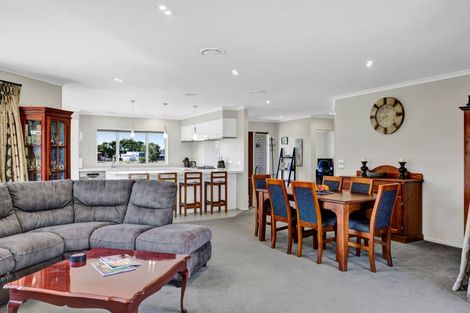 Photo of property in 1 Elizabeth Grove, Stratford, 4332