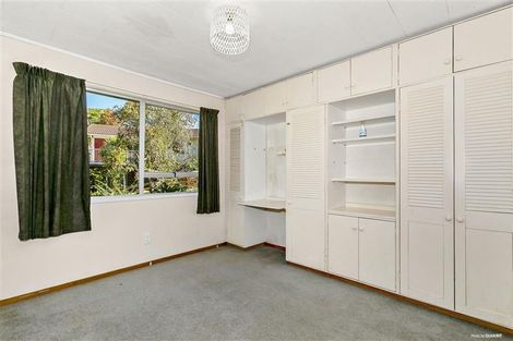 Photo of property in 5 Temuri Place, Glendene, Auckland, 0602