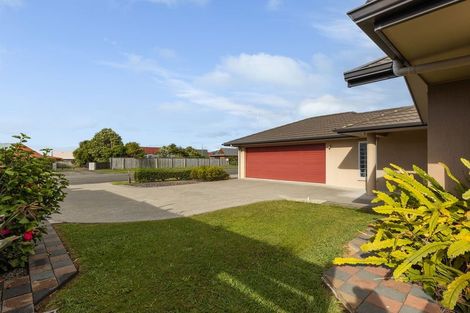 Photo of property in 2 Fuller Close, Levin, 5510