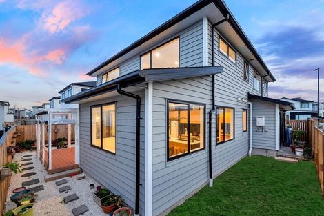 Photo of property in 55 Craigs Way, Hobsonville, Auckland, 0616