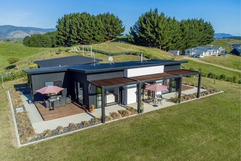 Photo of property in 9 Kristin Place, Manakau, Levin, 5573