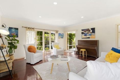 Photo of property in 19a Old Lake Road, Narrow Neck, Auckland, 0624