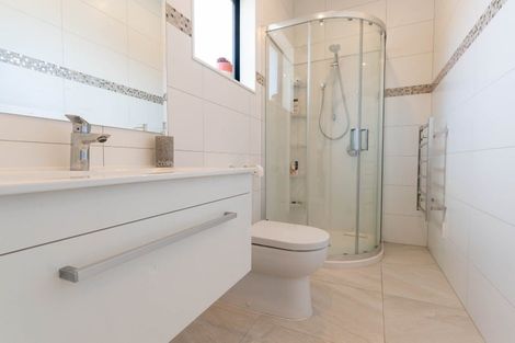 Photo of property in 15 Kuinga Street, Wainui, 0932