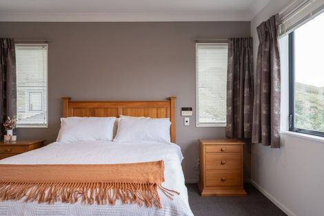 Photo of property in 49 Erlestoke Crescent, Churton Park, Wellington, 6037