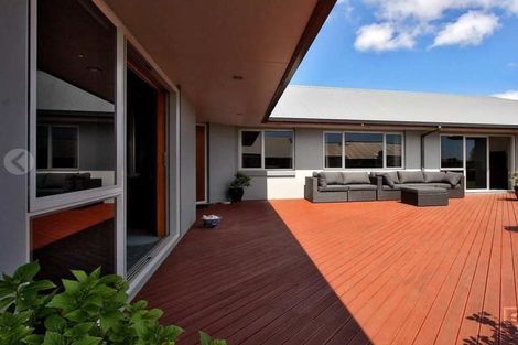 Photo of property in 174 Heta Road, Highlands Park, New Plymouth, 4312