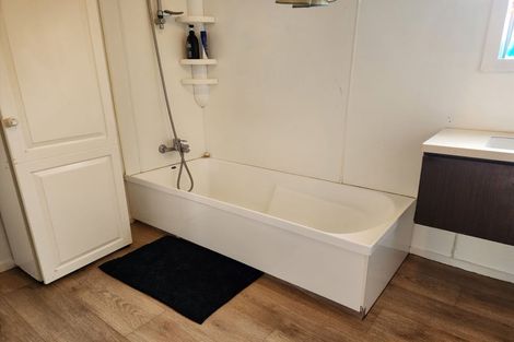 Photo of property in 196 Main Road South, Raumati South, Paraparaumu, 5032