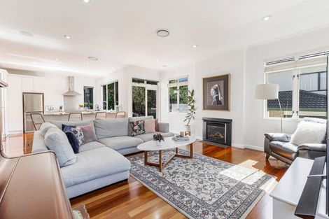 Photo of property in 30 Hogarth Rise, West Harbour, Auckland, 0618