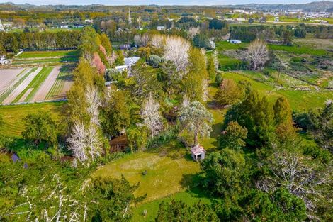 Photo of property in 252 Boord Crescent, Kumeu, 0891