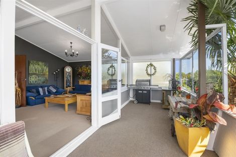 Photo of property in 355 Oxford Street, Levin, 5510