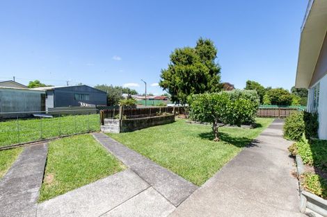 Photo of property in 11 Mcclean Place, Ngatea, 3503