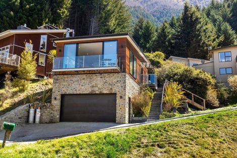 Photo of property in 45 Dart Place, Fernhill, Queenstown, 9300