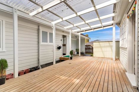 Photo of property in 21 Snell Avenue, Papakura, 2110