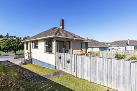 Photo of property in 110 Main Road, Titahi Bay, Porirua, 5022