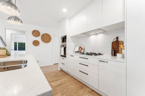 Photo of property in 24 Woodridge Drive, Stanmore Bay, Whangaparaoa, 0932