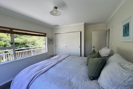 Photo of property in 2 Corlett Road, Plimmerton, Porirua, 5026