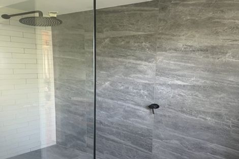 Photo of property in 2/36 Beulah Avenue, Rothesay Bay, Auckland, 0630