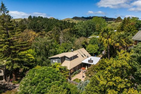 Photo of property in 82 Tauroa Road, Havelock North, 4130