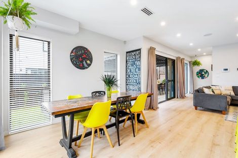 Photo of property in 1 Crompton Place, Orewa, 0931