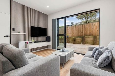 Photo of property in 8b Hobart Crescent, Wattle Downs, Auckland, 2103