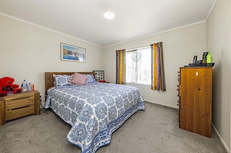 Photo of property in 12 Rosemead Place, Randwick Park, Auckland, 2105