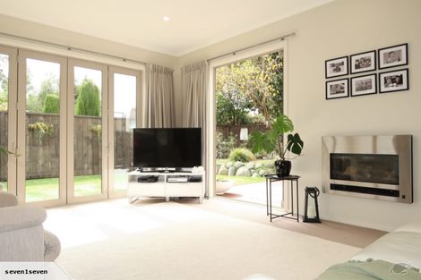 Photo of property in 2/745 Acacia Bay Road, Acacia Bay, Taupo, 3330