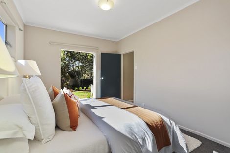 Photo of property in 228 Beach Haven Road, Beach Haven, Auckland, 0626