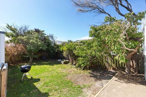 Photo of property in 81 Eden Street, Island Bay, Wellington, 6023